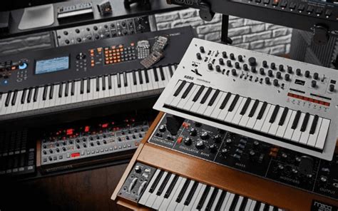 what is an 808 in music about synthesizers and their role in electronic dance music